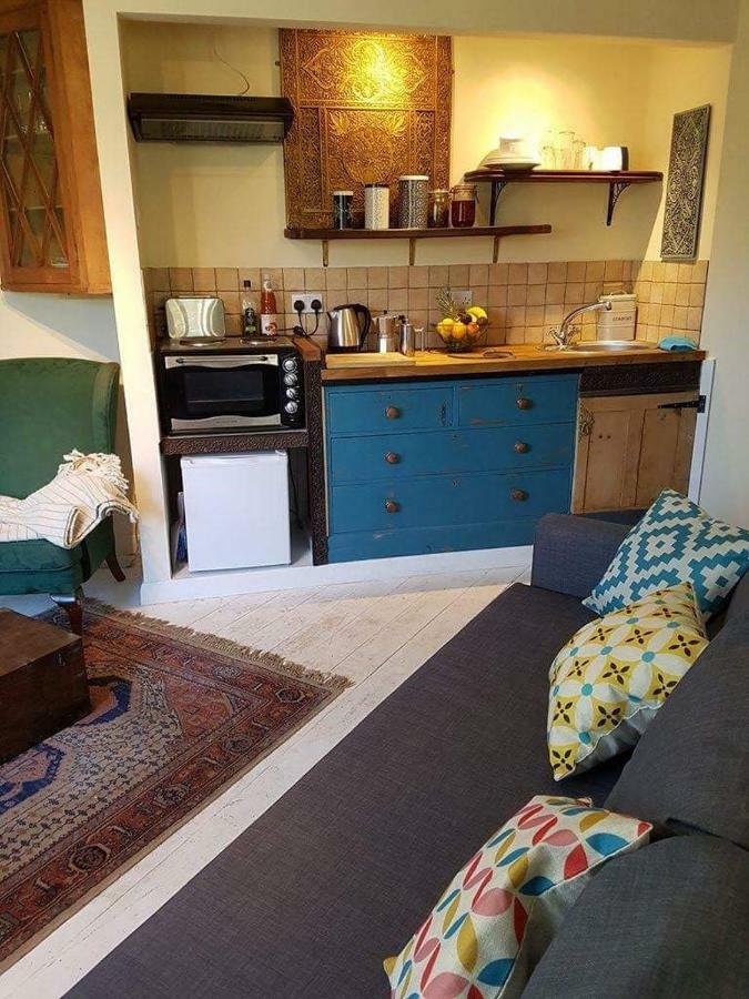 Dilkara Apartment Глостънбъри Екстериор снимка